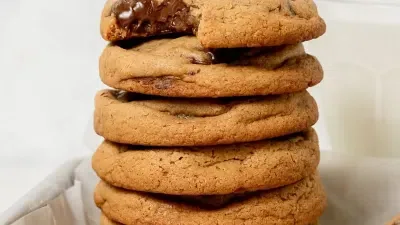 Bakery-Style Chocolate Chip Cookies