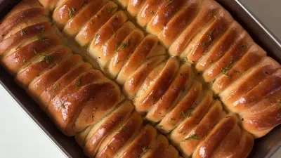 Cheesy Garlic Brioche