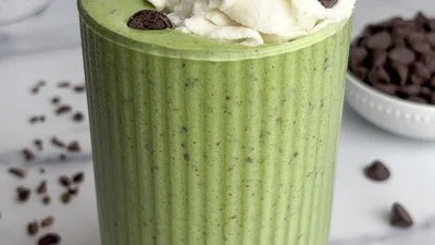 Mint Chocolate Chip Smoothie