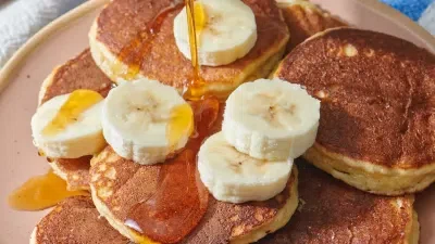Almond Flour Banana Pancakes 