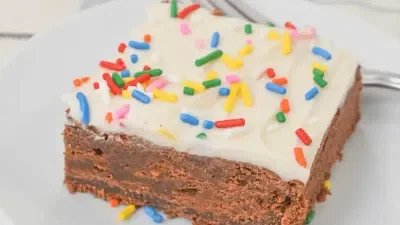 Chocolate Cake with White Icing