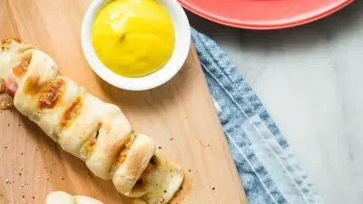 Cheesy Pizza Hot Dogs