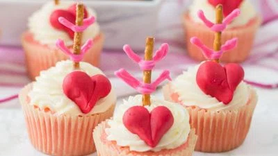 Cupid’s Bow Cupcakes