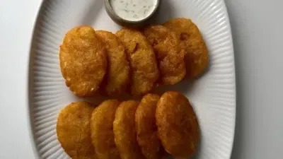 Classic Hashbrowns with Homemade Ranch Sauce
