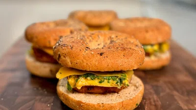 High-Protein Low-Calorie Breakfast Bagel Meal Prep