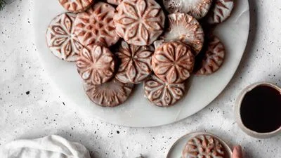 Cardamom Gingerbread Cookies + Orange Glaze