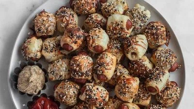 Pigs In A Blanket With Everything Seasoning & Parmesan