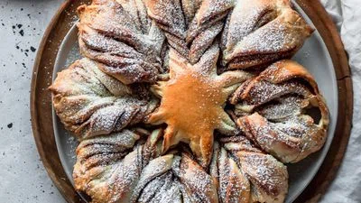 Cookie Butter Cinnamon Star Bread