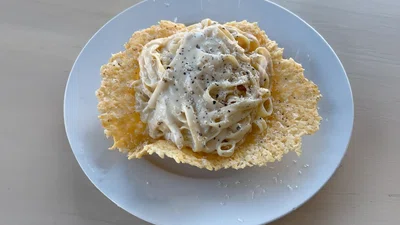 Cacio e Pepe Mac & Cheese in a Parmesan Bowl