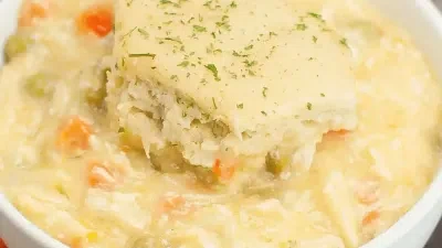Easy Crock Pot Chicken and Dumplings