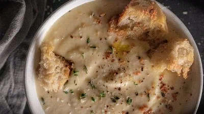 Brown Butter Creamy Cauliflower Soup