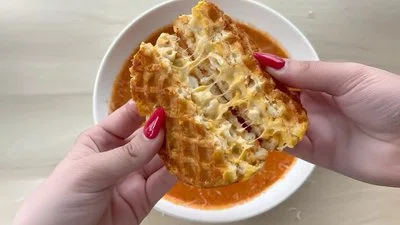 Mac & Cheese Grilled Cheese with Tomato Soup