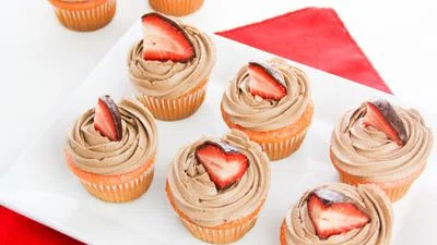 Chocolate Covered Strawberries Cupcakes