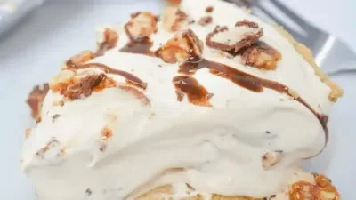 No Bake Snickers Pie