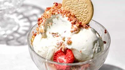 Strawberry Shortcake Crumble
