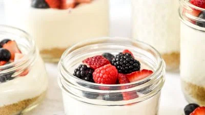No-Bake Cheesecake Greek Yogurt Cups