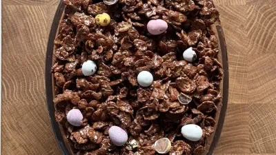 Mini Egg Crunch Cake