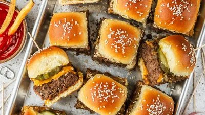 Baked Cheeseburger Sliders with Hawaiian Rolls