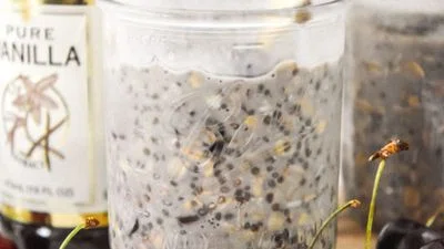 Cherry Vanilla Overnight Oats