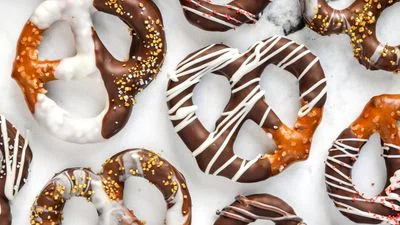 Homemade Chocolate Dipped Pretzels