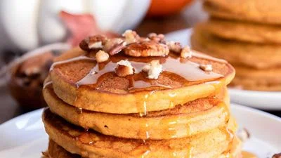 Fluffy Whole Wheat Pumpkin Pancakes