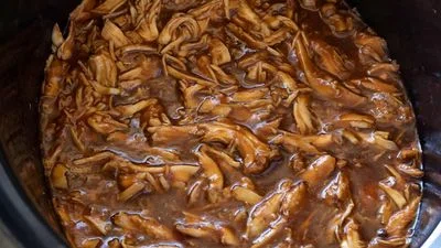 Slow Cooker BBQ Pulled Chicken