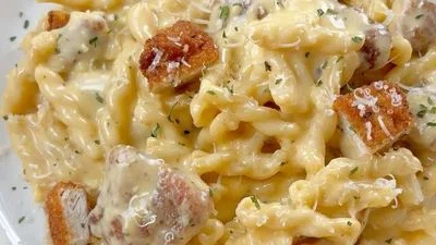 Crispy Chicken Mac & Cheese