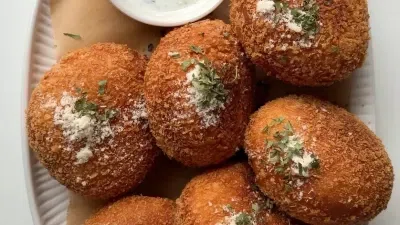 Garlic Parmesan Steak Croquette Bread