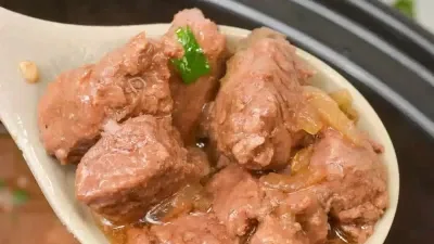 Slow Cooker Beef Tips and Gravy