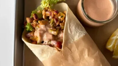 Chicken Wraps with Creamy Yogurt Sauce