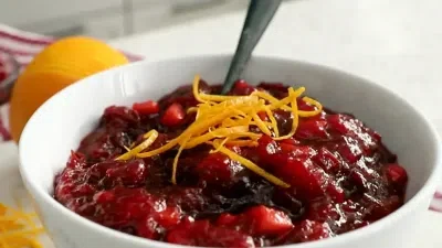 Apple and Spice Cranberry Sauce