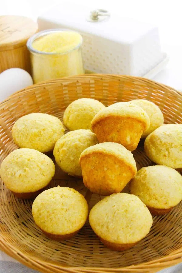 Mini Cornbread Muffins cover
