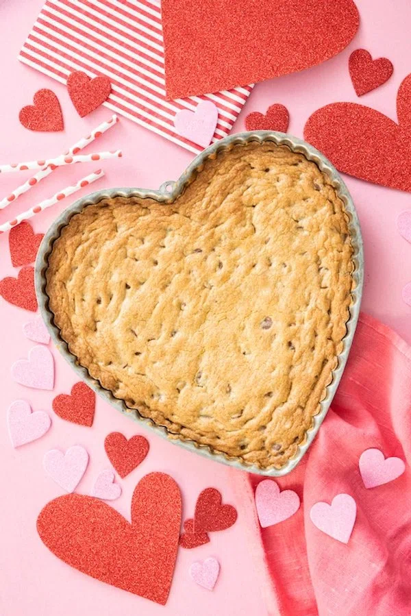 Chocolate Chip Cookie Cake cover