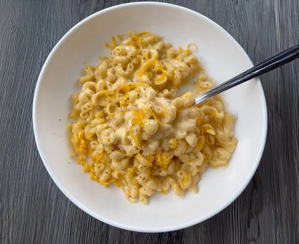 Easy One Pot Mac & Cheese cover