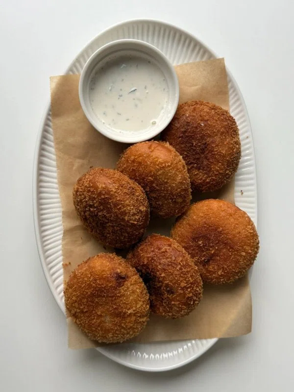 Crispy Cheeseburger Croquette Breads cover