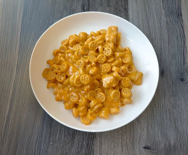One Pot Buffalo Chicken Mac & Cheese cover