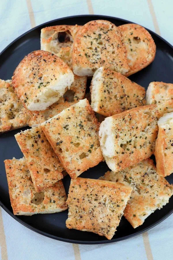 Easy Parmesan Cheese Bread with Chives and Black Pepper cover