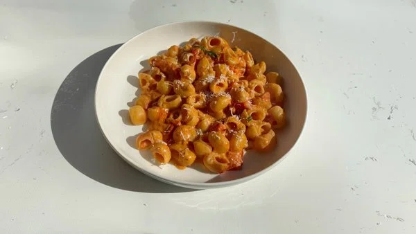 Creamy Tomato Burst Pasta cover
