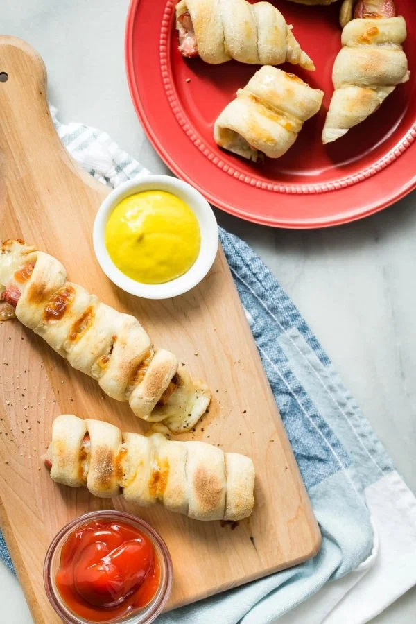 Cheesy Pizza Hot Dogs cover