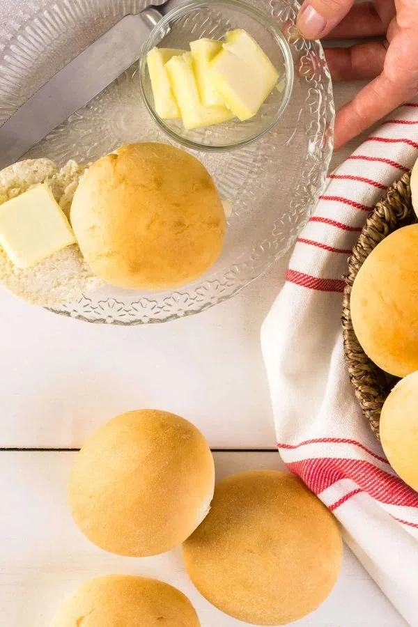 Easy No Knead Rolls cover