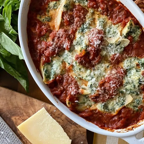 Easy Spinach Stuffed Shells cover