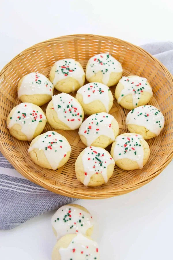Italian Knot Cookies (Anginetti) cover