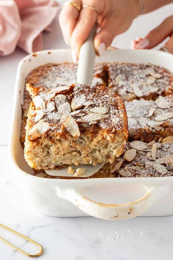 Almond Croissant Baked Oats cover
