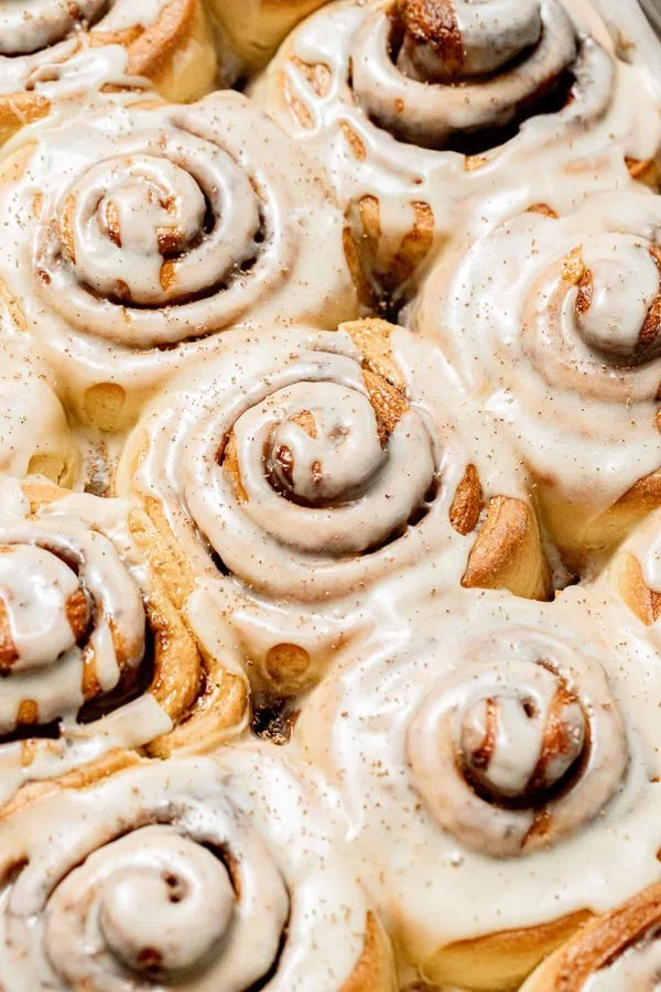 Eggnog Cinnamon Rolls cover