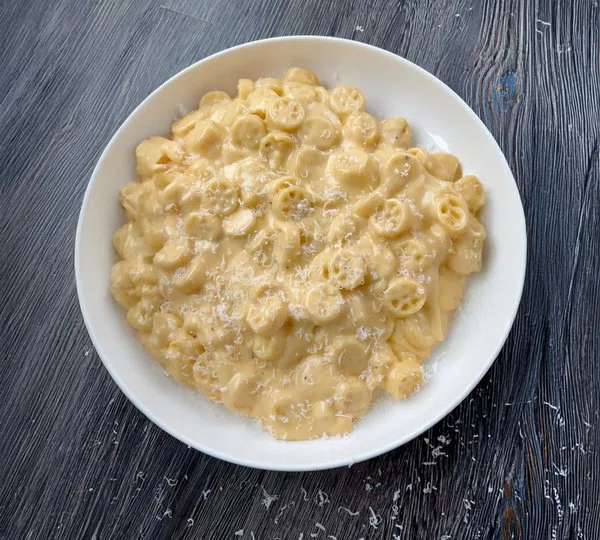 Mac & Cheese Wheel Pasta cover