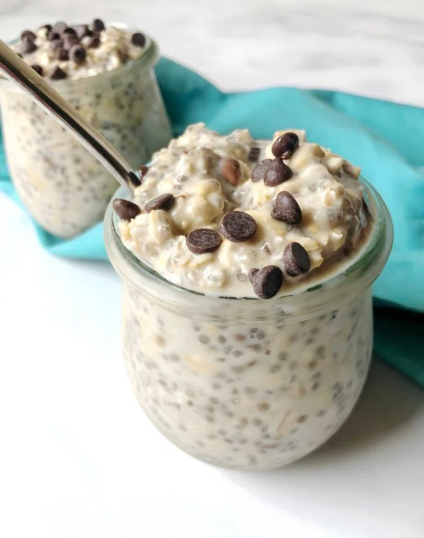 Chocolate Chip Overnight Oats cover
