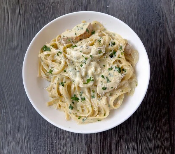 Chicken Alfredo Pasta cover