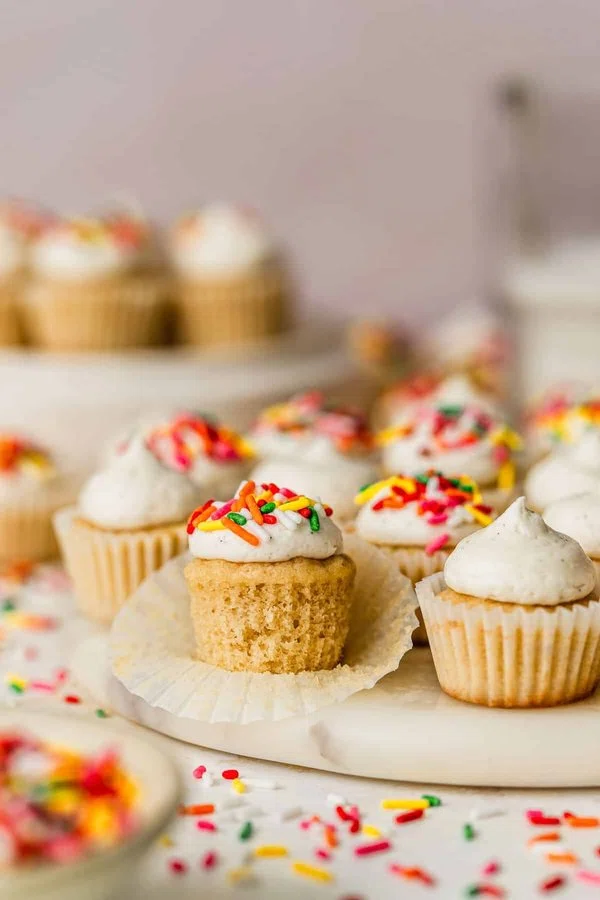 Easy Mini Vanilla Cupcakes cover