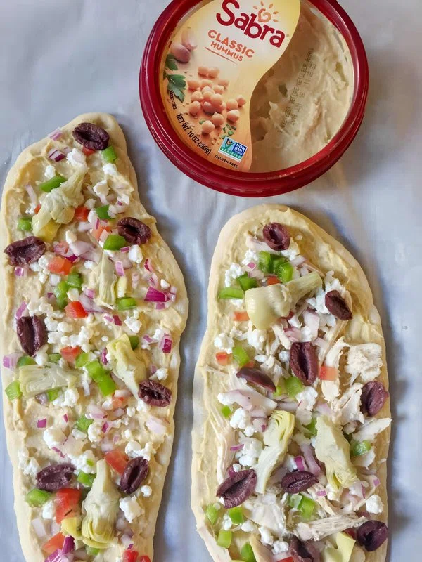 Naan Pizza with Hummus and Vegetables cover