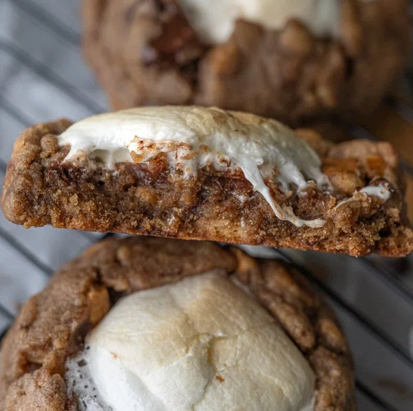 Bakery-Style Brown Butter S’mores Cookies cover